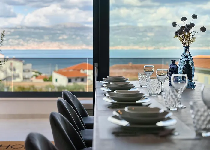 The Wave - Sea-view & Pool *