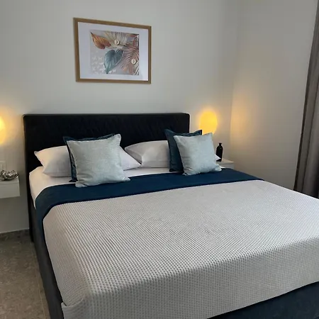 The Wave - Sea-view & Pool Apartament