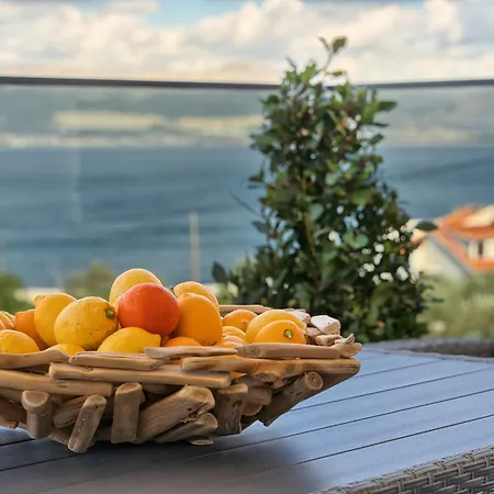 Apartament The Wave - Sea-view & Pool *