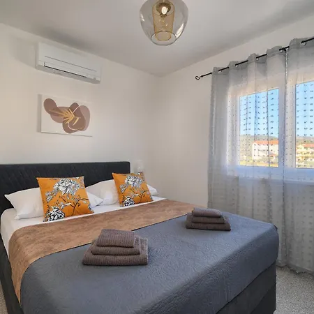 Apartmán The Wave - Sea-view & Pool Slatine