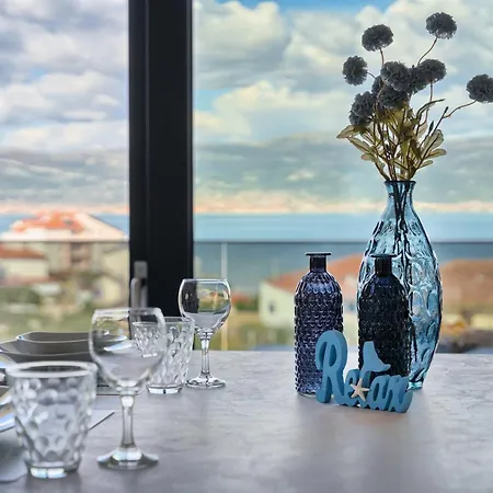 Apartament The Wave - Sea-view & Pool *