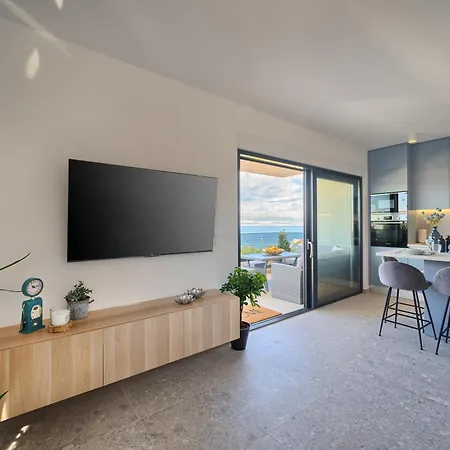 Apartmán The Wave - Sea-view & Pool Slatine