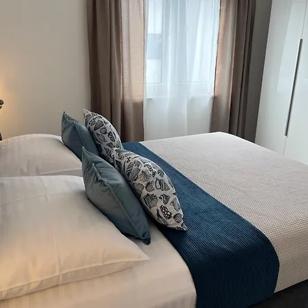 The Wave - Sea-view & Pool Apartament Slatine