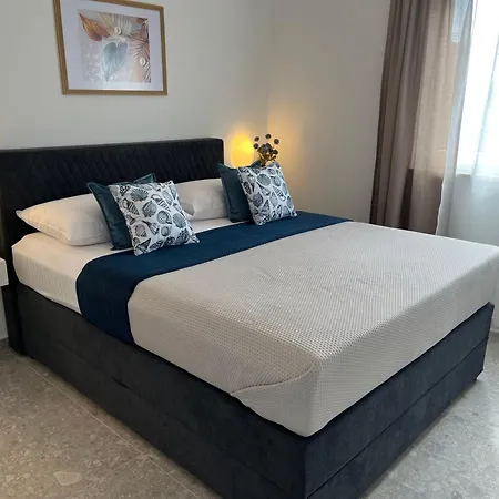 The Wave - Sea-view & Pool Apartament