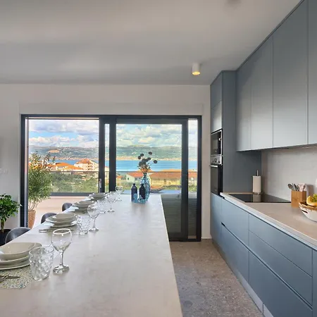 The Wave - Sea-view & Pool