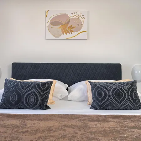 The Wave - Sea-view & Pool Apartament