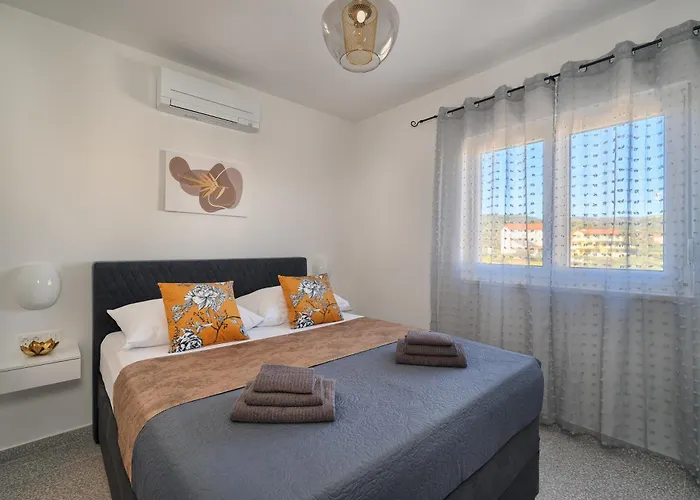 Apartment The Wave - Sea-view & Pool Slatine