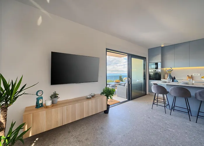 Apartment The Wave - Sea-view & Pool Slatine
